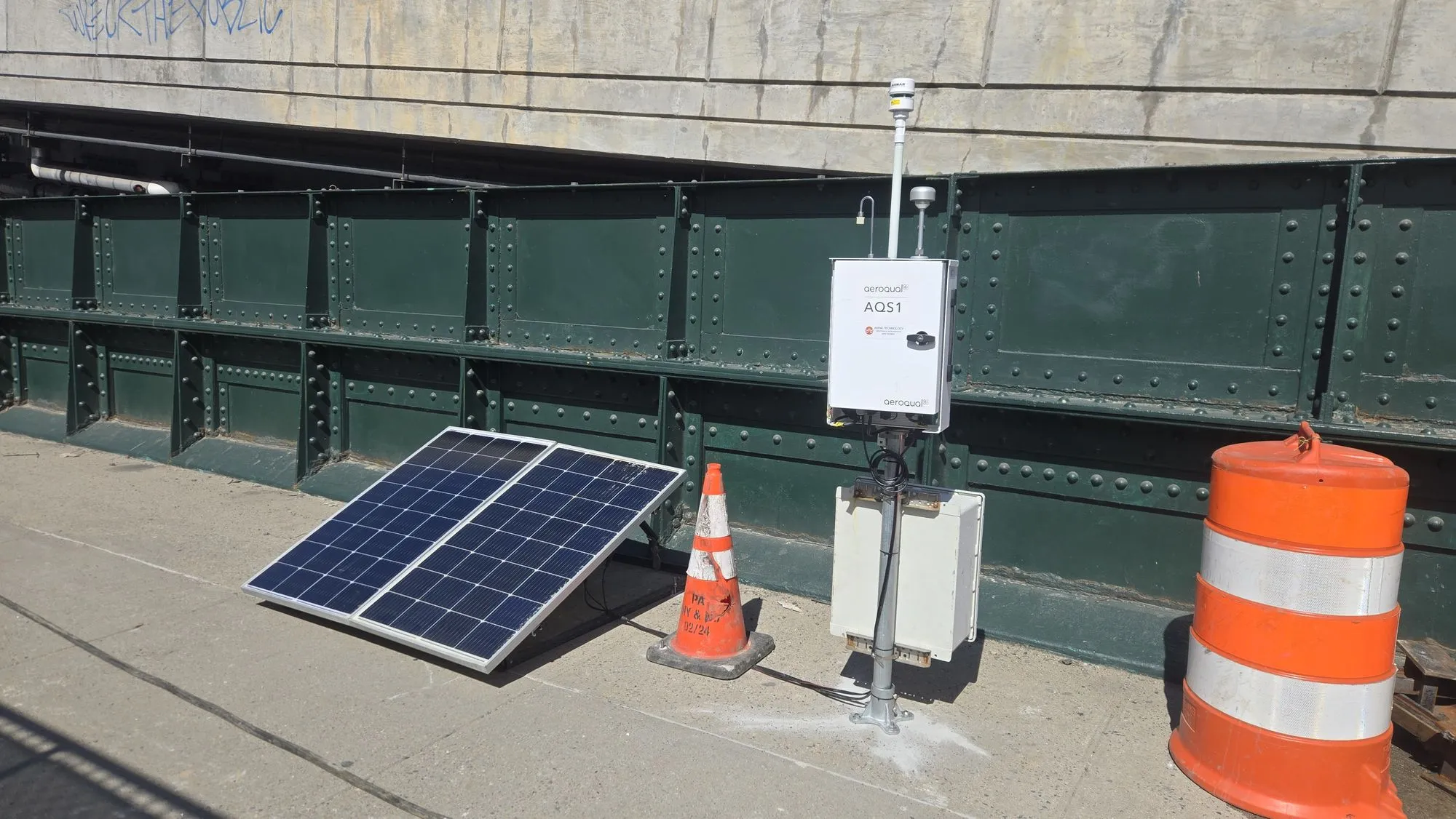 Real-Time Air Quality & Dust Monitor