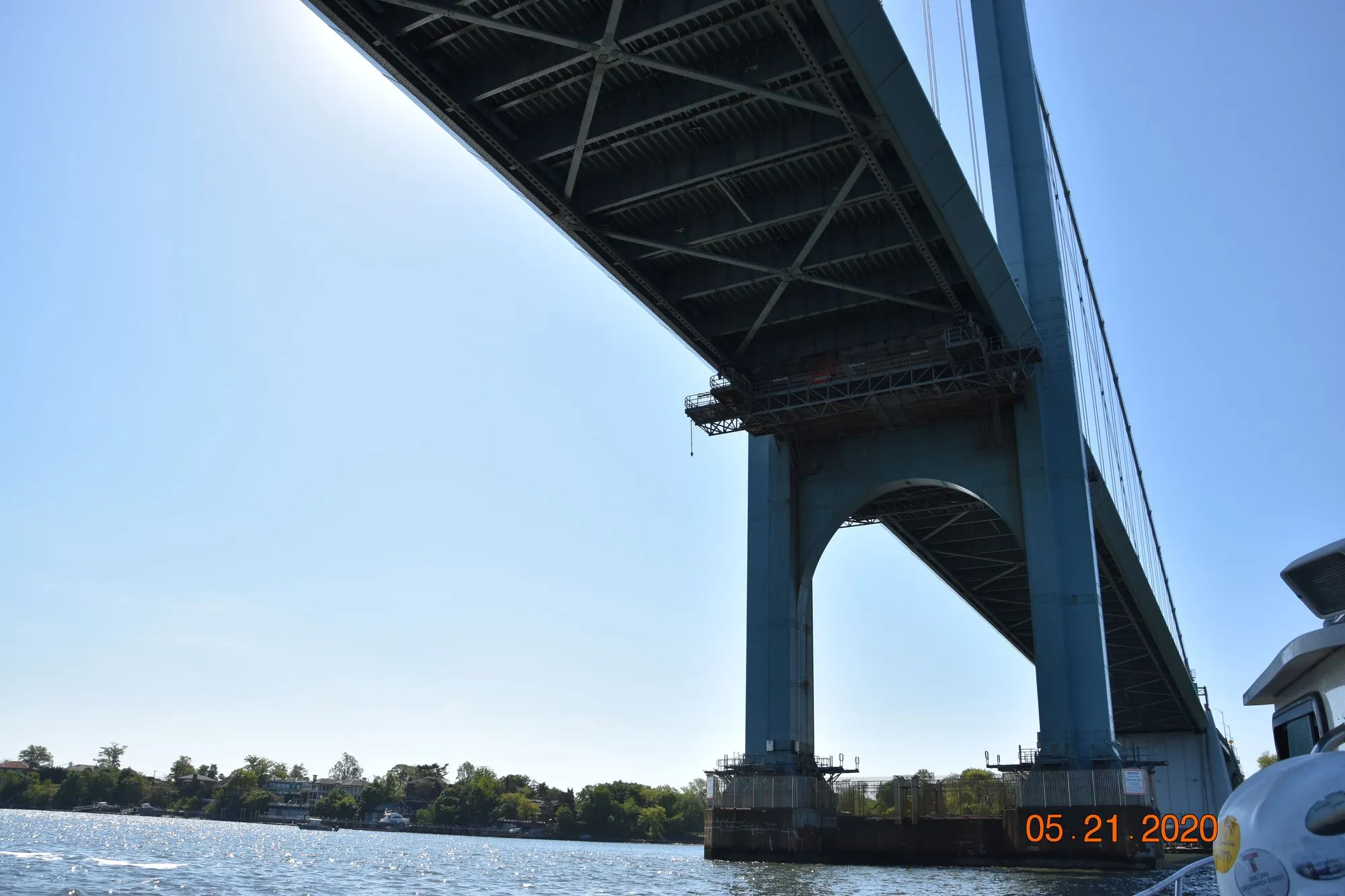 Suspension towers and main cables of the Bronx-Whitestone Bridge over the East River