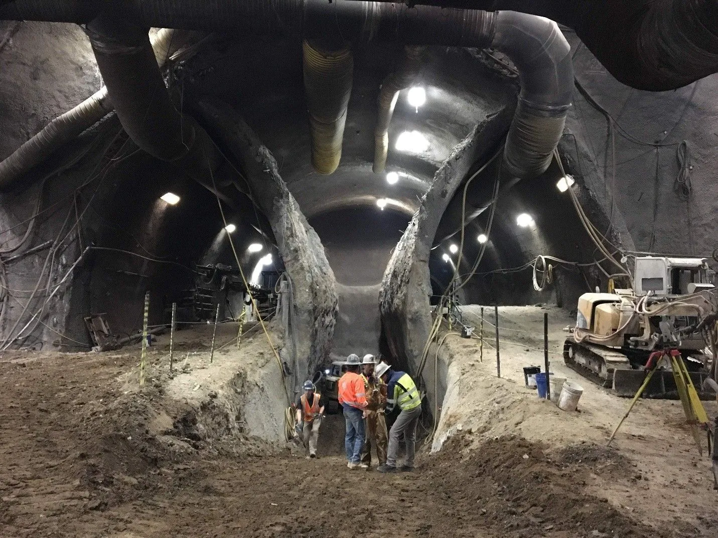 Bored rail tunnel and cavern excavation for the East Side Access project beneath Manhattan