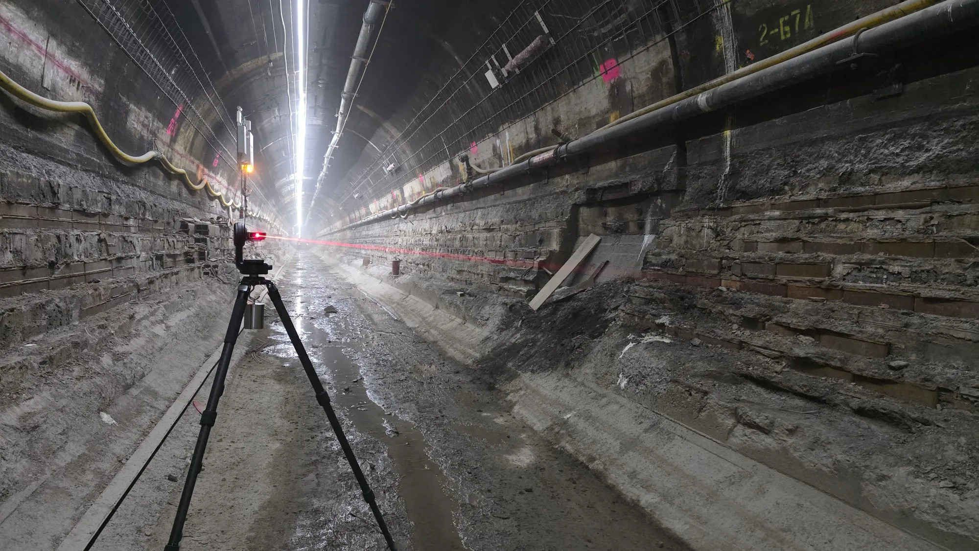 Robotic total station monitoring inside a tunnel under construction